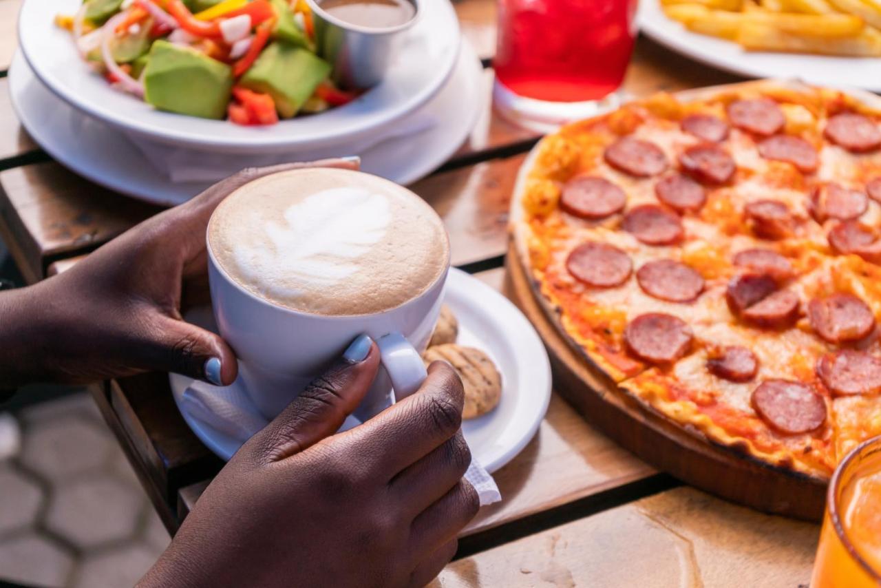 Bushpig Backpackers Vandrarhem Kampala Exteriör bild