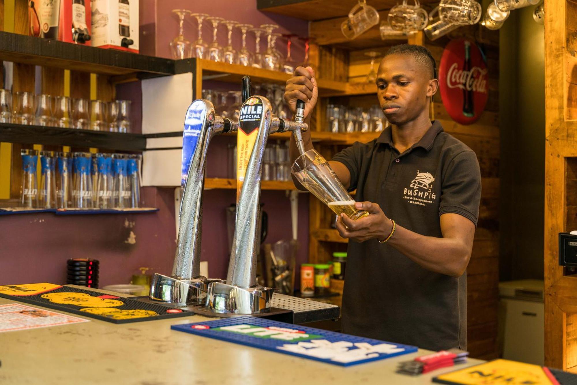 Bushpig Backpackers Vandrarhem Kampala Exteriör bild