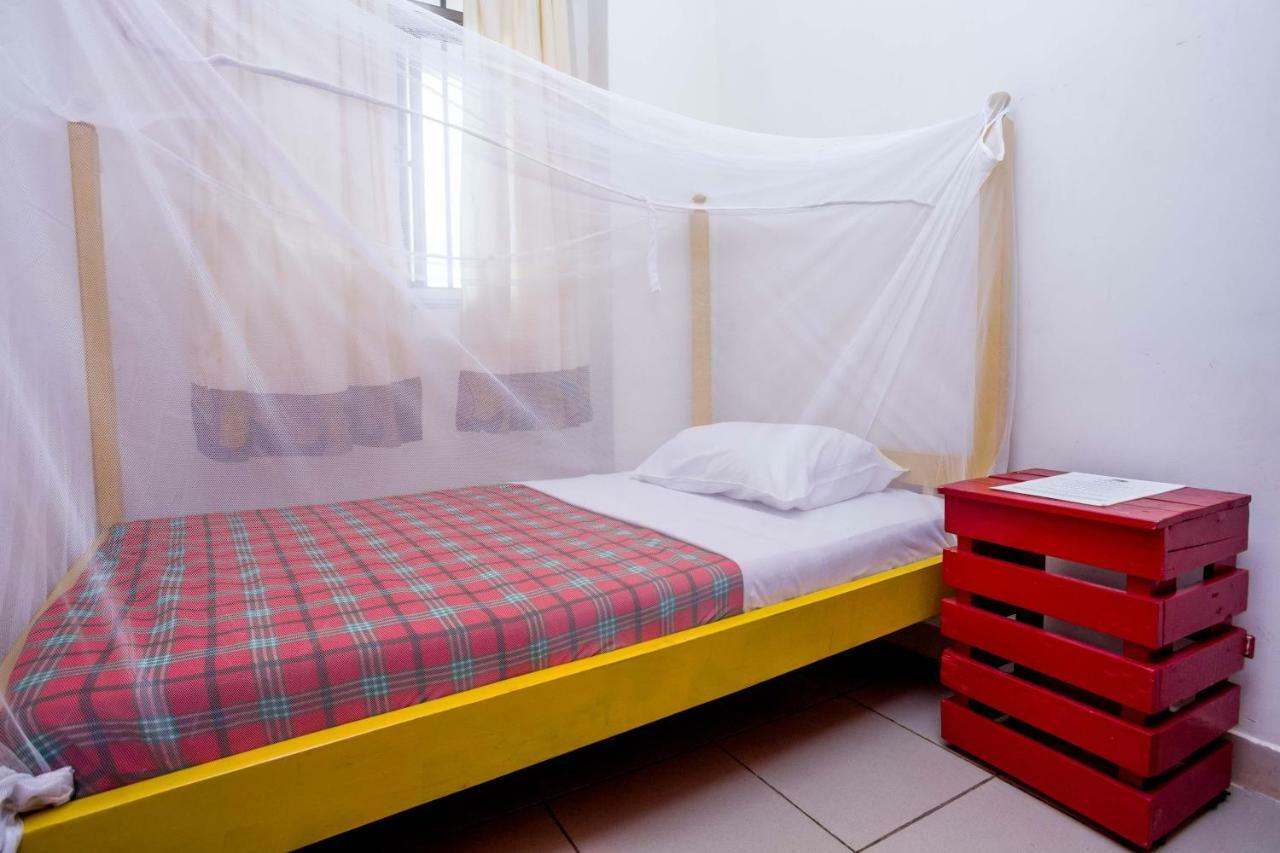 Bushpig Backpackers Vandrarhem Kampala Exteriör bild