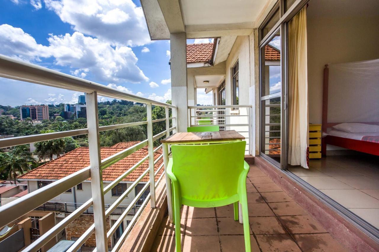 Bushpig Backpackers Vandrarhem Kampala Exteriör bild