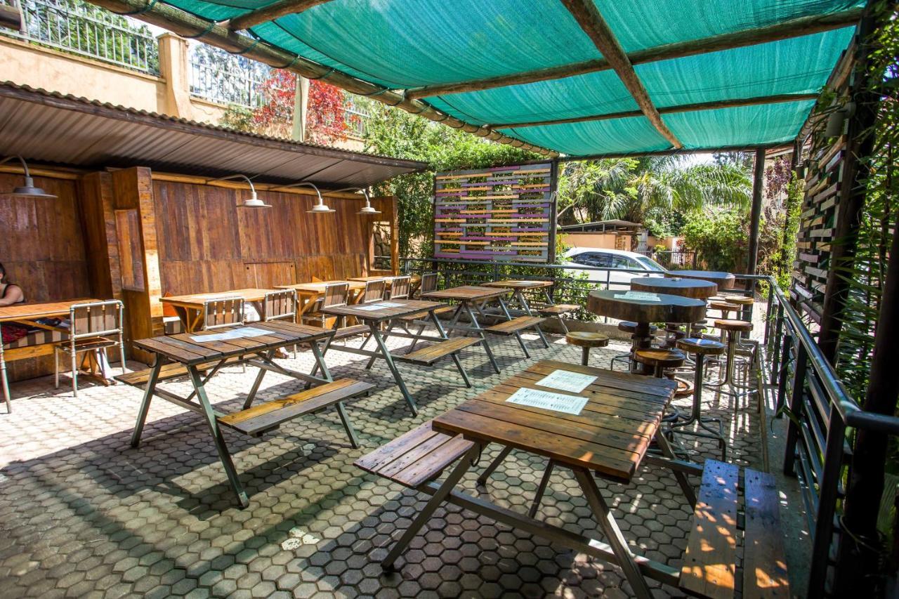 Bushpig Backpackers Vandrarhem Kampala Exteriör bild